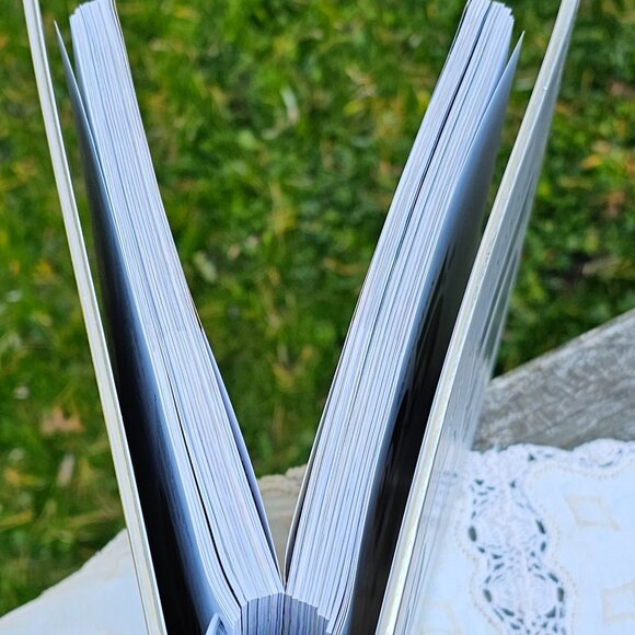 Taste of Home 25th Anniversary Cookbook Collectors Edition dated 2018 hardcover - Picture 3 of 12